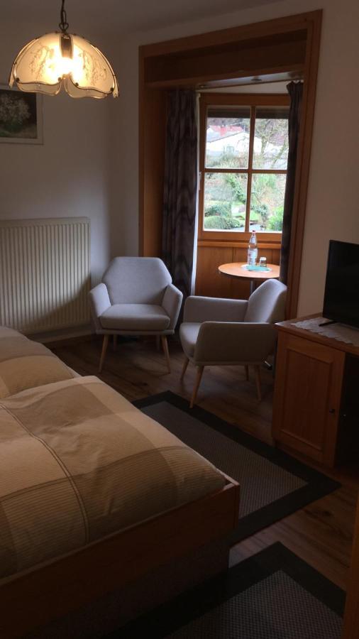 Pension - Gaestehaus Zum Pfaelzerwald Hinterweidenthal Eksteriør billede