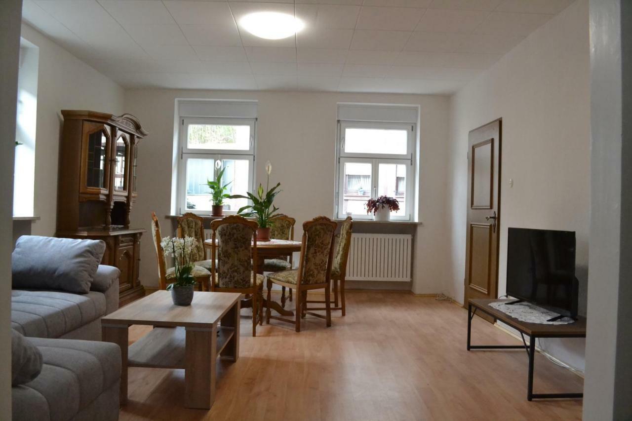 Pension - Gaestehaus Zum Pfaelzerwald Hinterweidenthal Eksteriør billede