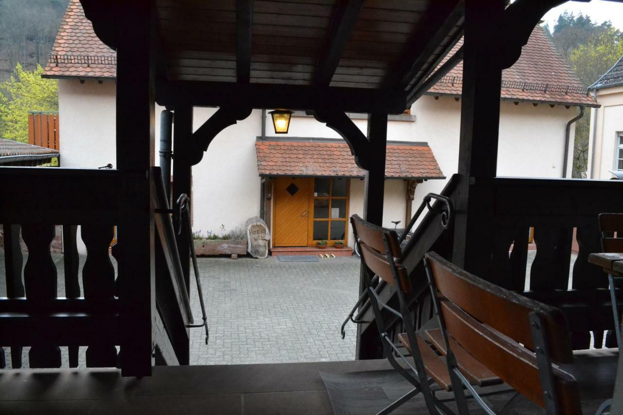 Pension - Gaestehaus Zum Pfaelzerwald Hinterweidenthal Eksteriør billede