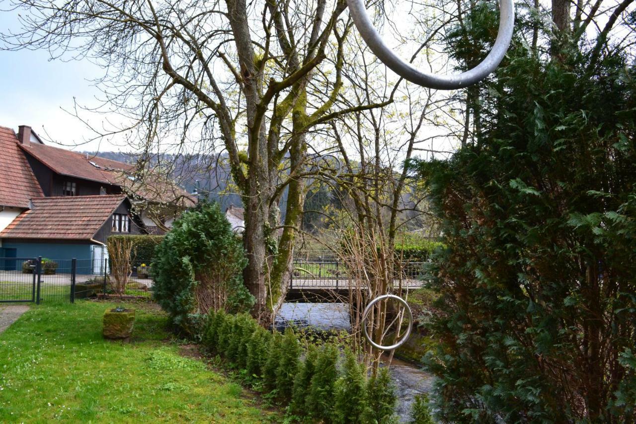 Pension - Gaestehaus Zum Pfaelzerwald Hinterweidenthal Eksteriør billede
